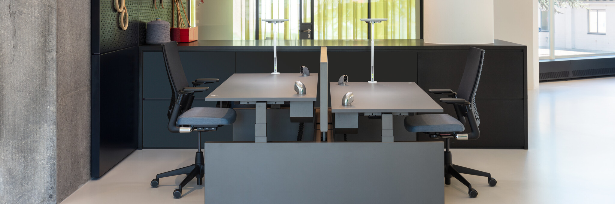 Climate controlled ergonomic desks as specified by Platfform