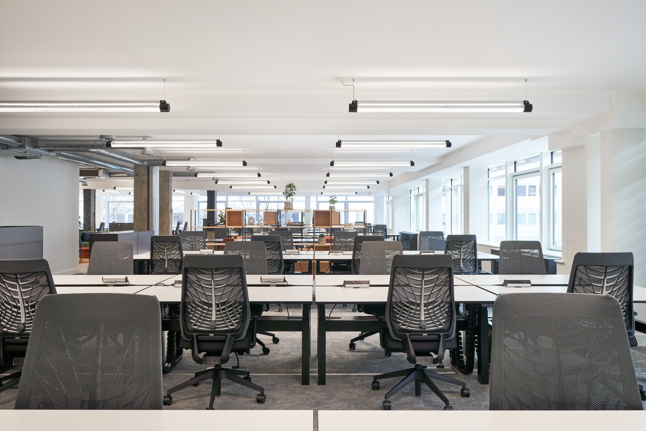 Open-plan office space at 101 New Cavendish St, L2, completed by Platfform for the client, featuring agile desking, integrated storage, and considered zoning to support flexible working styles.
