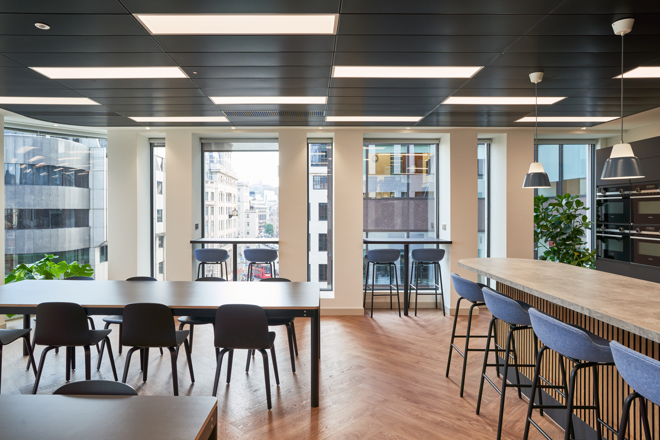 Bright and versatile workspace at KPI Ocean Connect offering panoramic views, flexible seating, and modern finishes.
